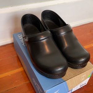 Dansko Pro Cabrio Clogs - Wide Width